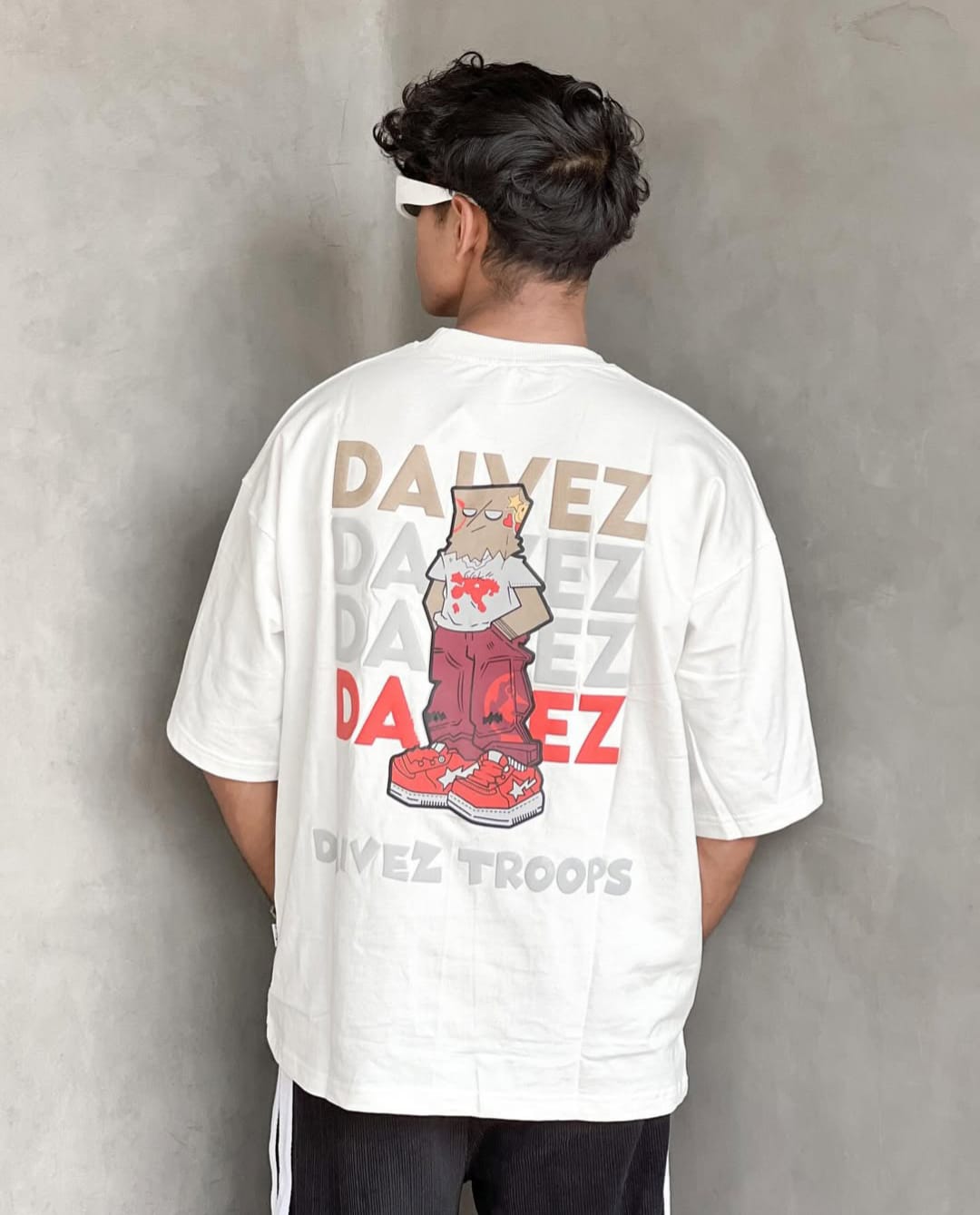 Divez Troops Graphic Oversized Tee